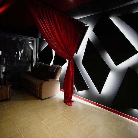 L Unique Cinema Room 그르노블 외부 사진