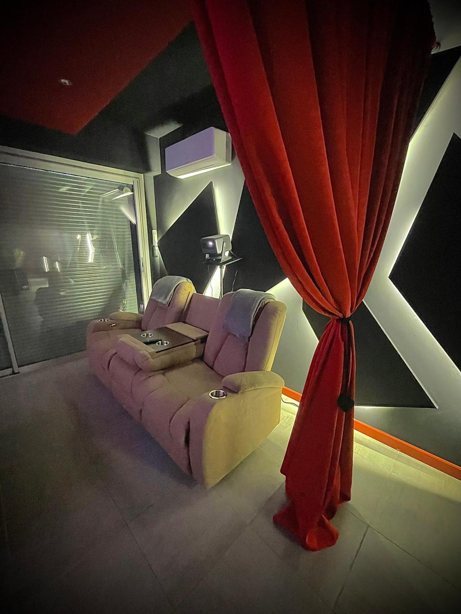 L Unique Cinema Room 그르노블 외부 사진